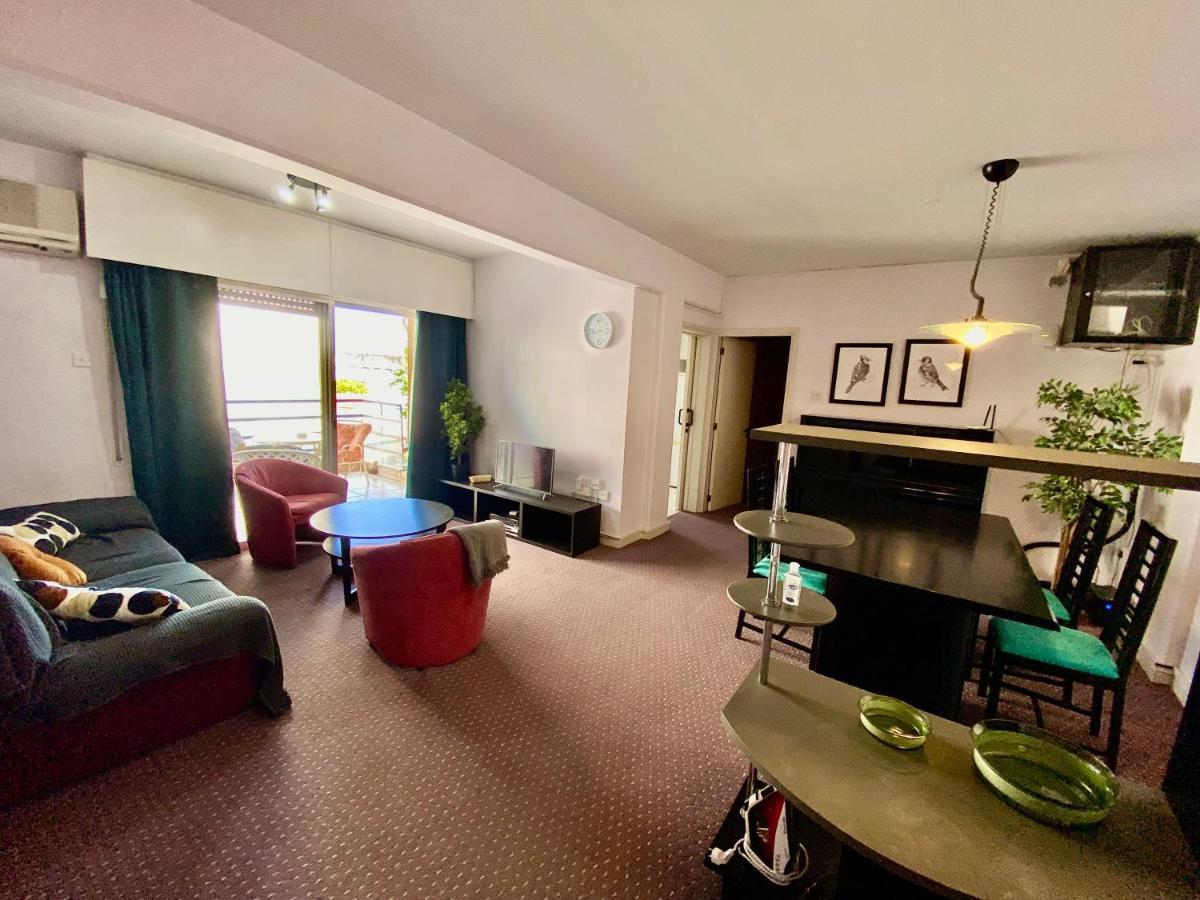 Private Room In A Shared Flat At Best Location Limassol Bagian luar foto