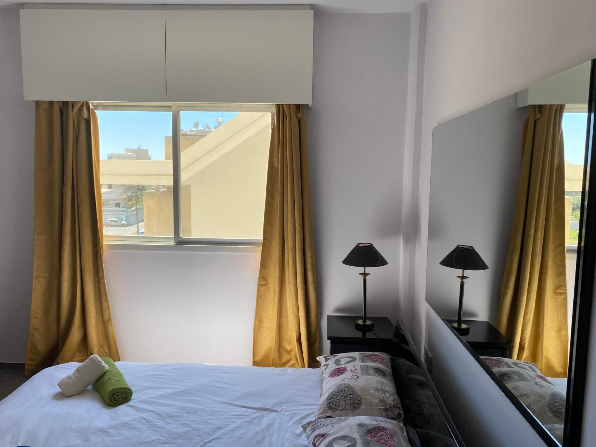 Private Room In A Shared Flat At Best Location Limassol Bagian luar foto